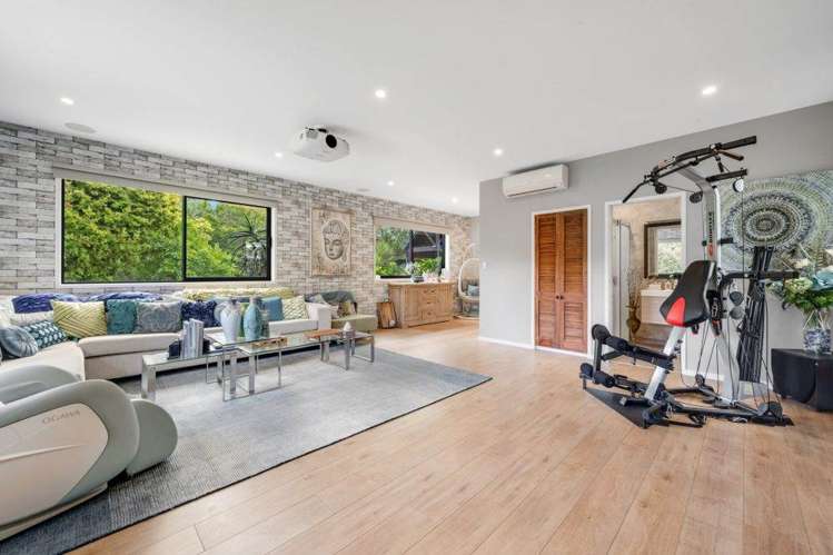 80A Beach Road Mellons Bay_32
