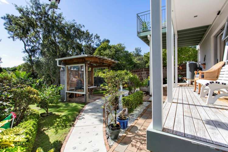 2/32 Capilano Place Glenfield_17