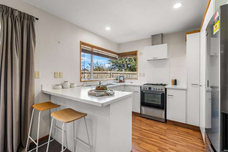 2/45B Trafford Street Harewood_4