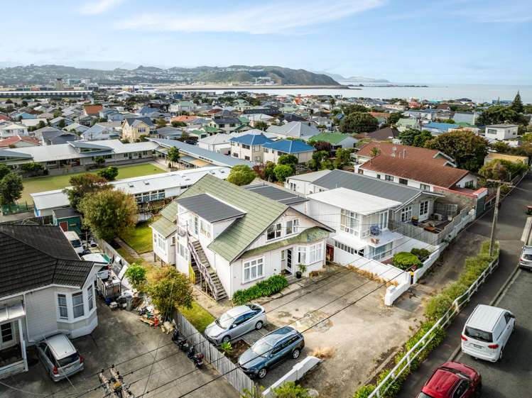 87 Queens Drive Lyall Bay_21