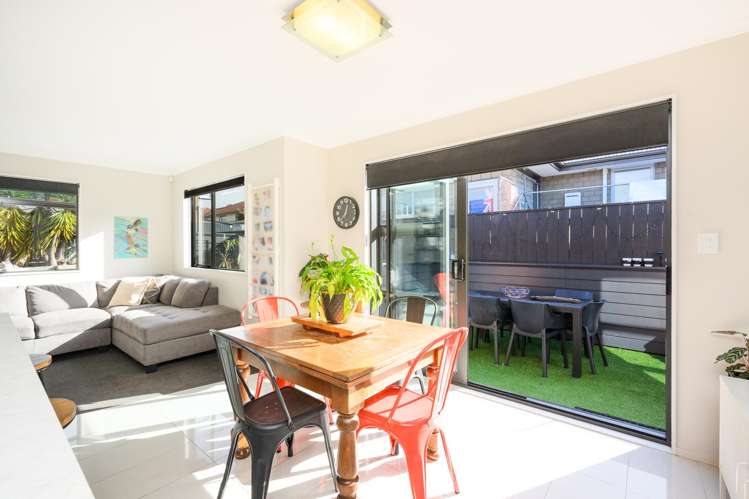 18 Galea Grove Kelvin Grove_13