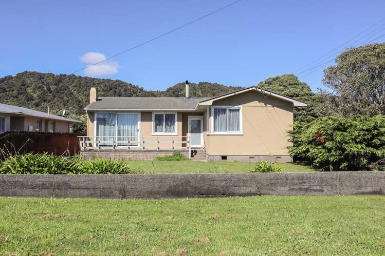 90 Domett Esplanade Cobden_29
