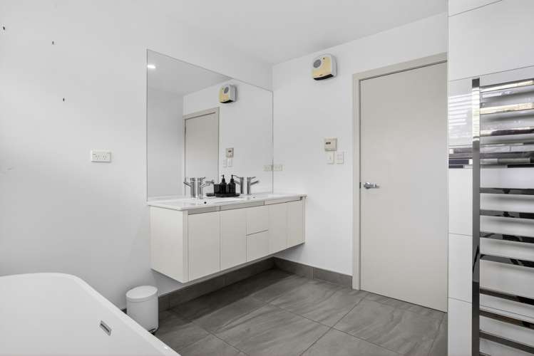 6 Giarni Place Karaka_43
