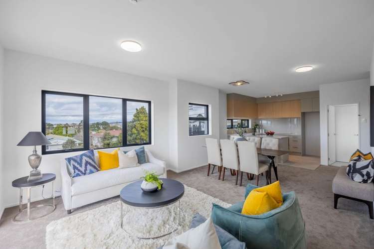 4/43B Waimumu Road_0