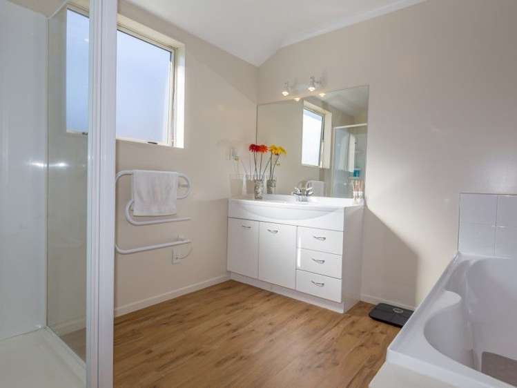 25 Otia Drive Richmond_16