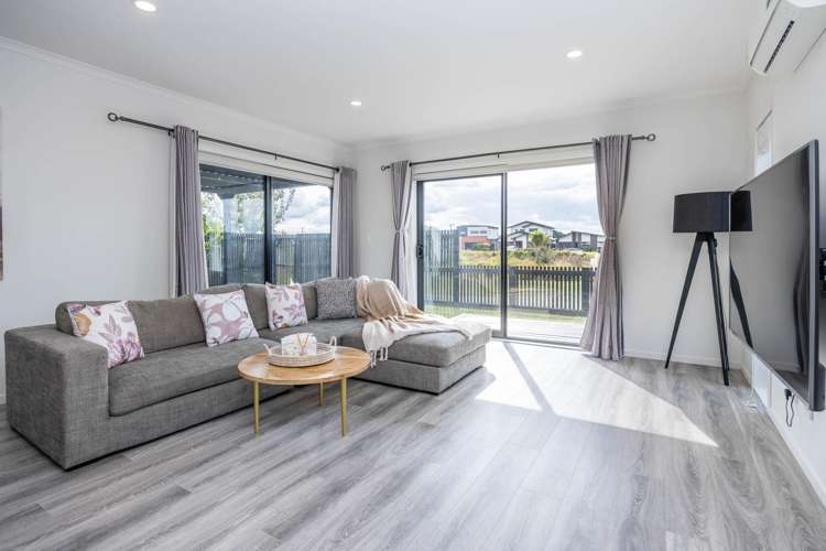 67 Probert Crescent Chartwell_2