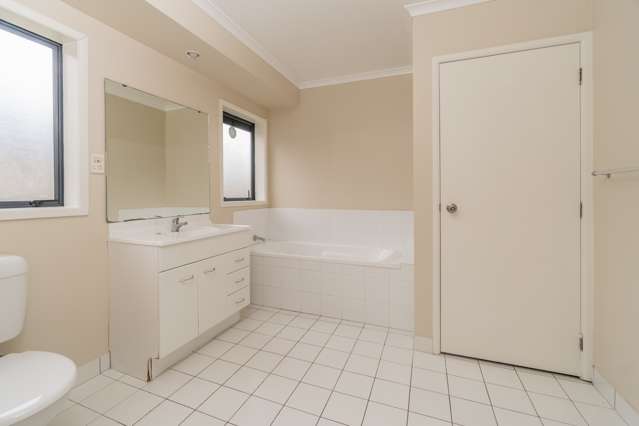 16 Sambrooke Crescent Flat Bush_4