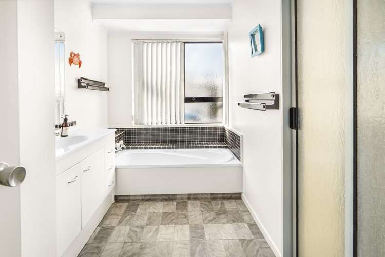 4 Oregon Crescent Glenview_17