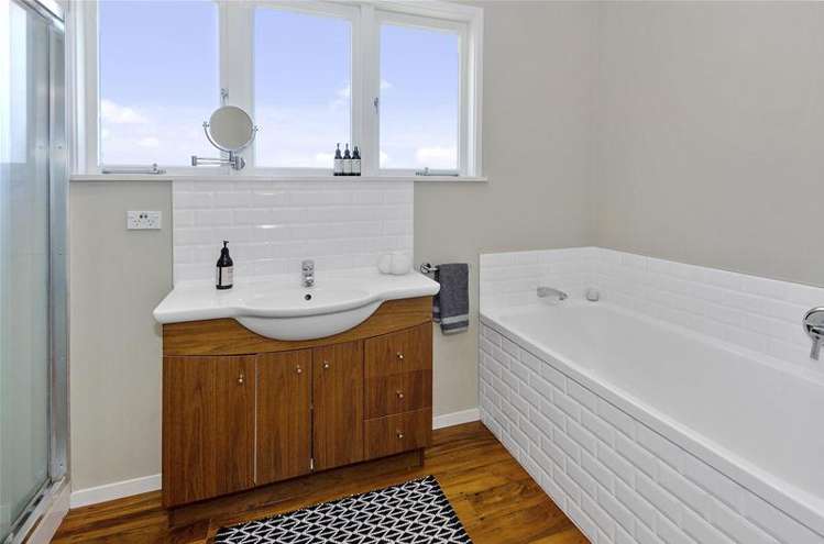 33 Glenfern Road Mellons Bay_16