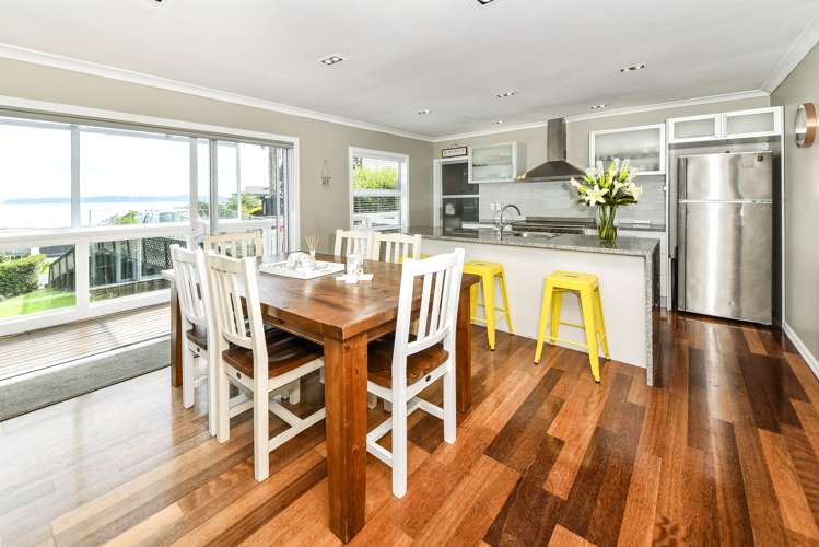 8 Rewa Road Maraetai_4