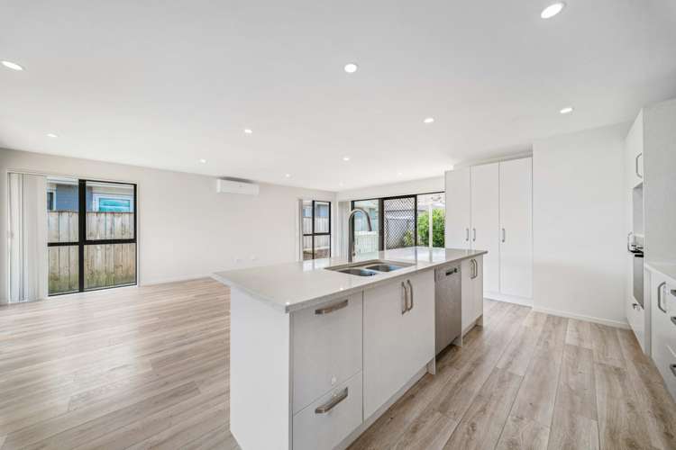 6 Biplane Street Takanini_17