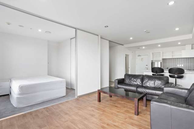 907/20 McCrae Way New Lynn_2