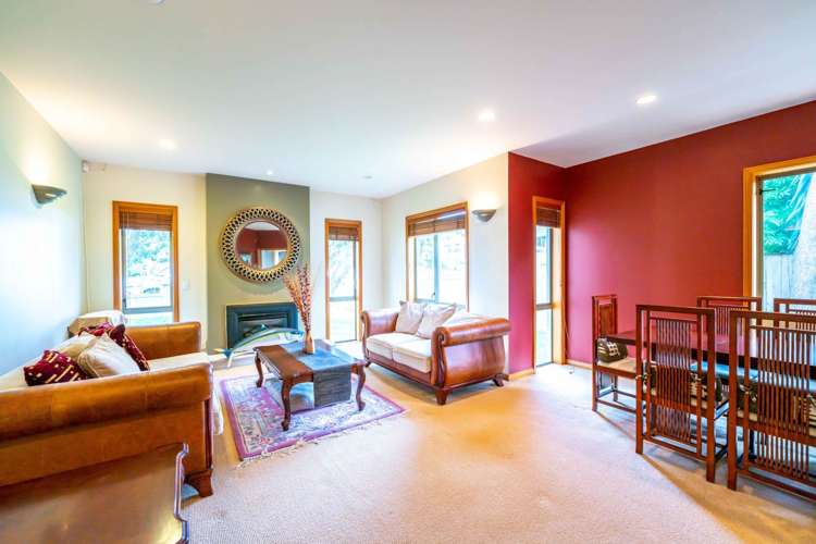 25 Oakwood Grove Eastern Beach_2