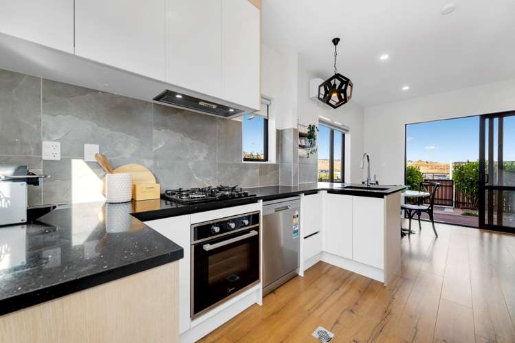 28 Treeline Lane Flat Bush_18