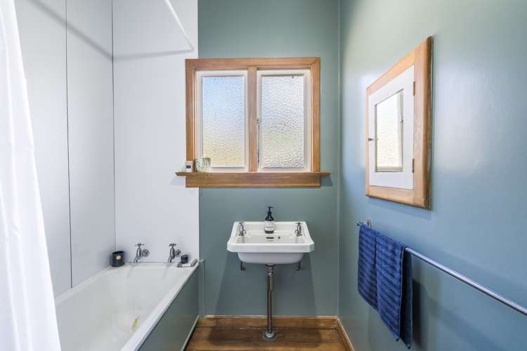 99 Black Road Otatara_10