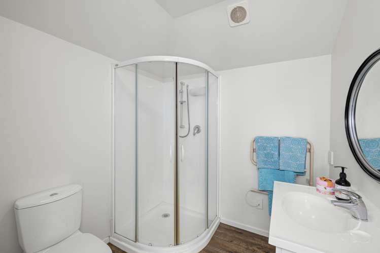 8 and 8a Angle Street Picton_12