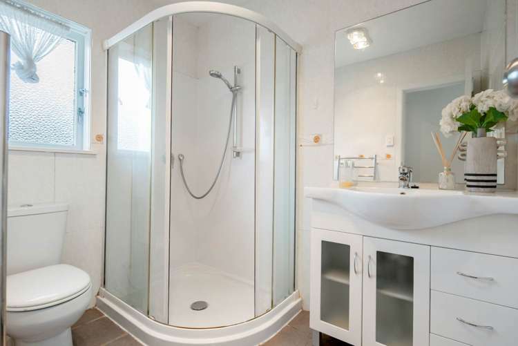 9 Stephen Avenue Henderson_20