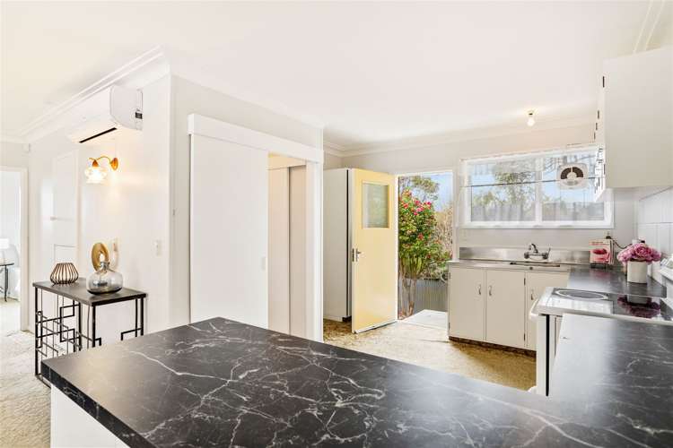 2/8 Pamela Place New Lynn_8