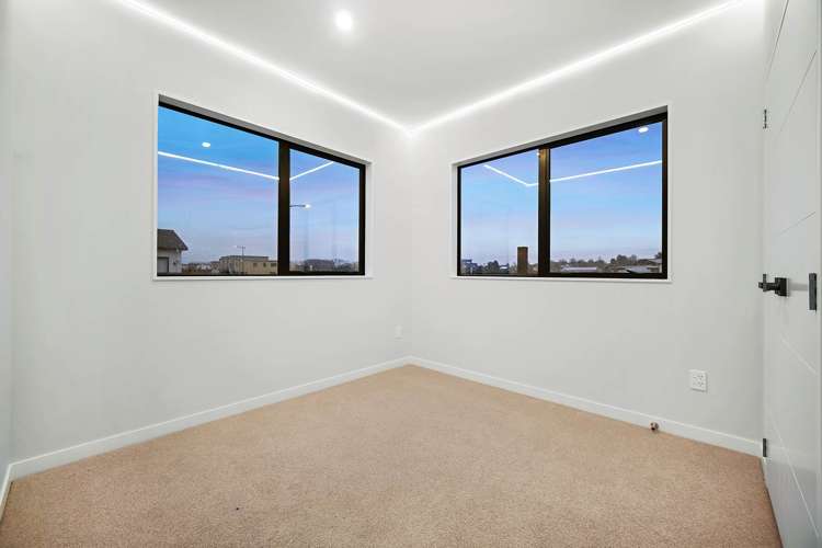 16 Furlough Road Papakura_13