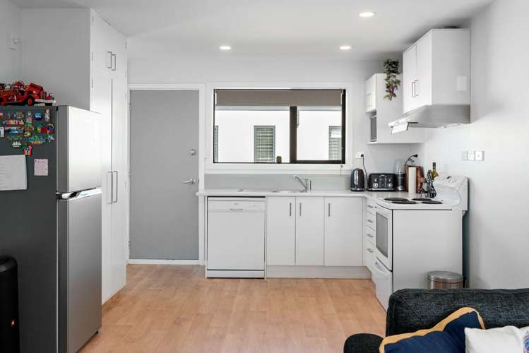 5/11 Winchester St Merivale_1