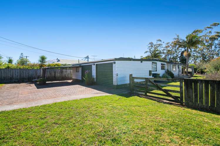 17 Parakai Avenue Helensville_3