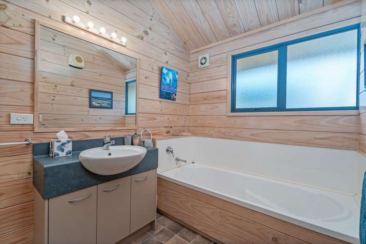 3 School Road Whitianga_15