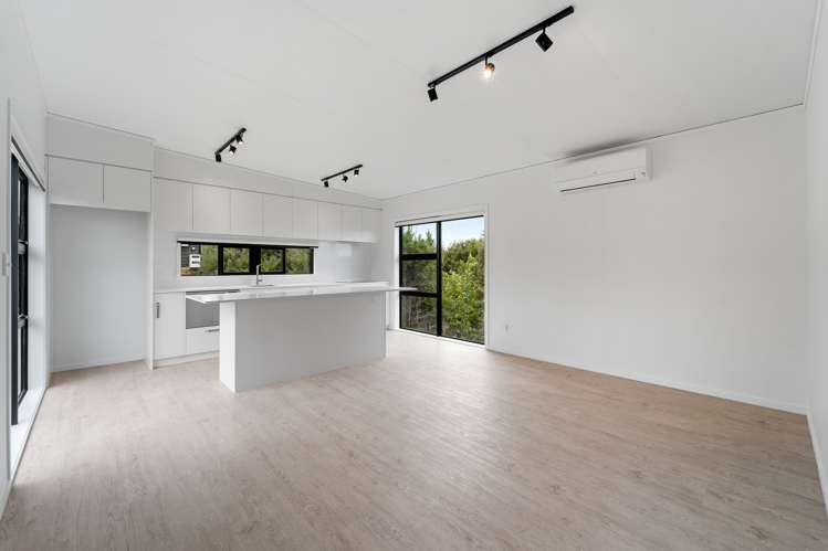 1117b Whangaparaoa Road Tindalls Beach_6