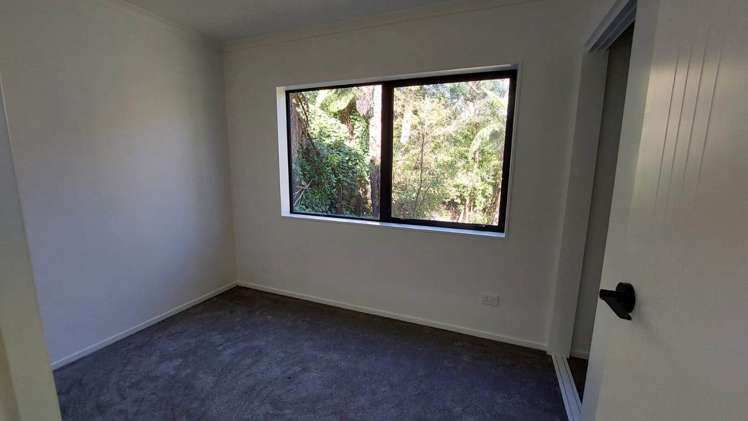 130a Solar Road Glen Eden_7