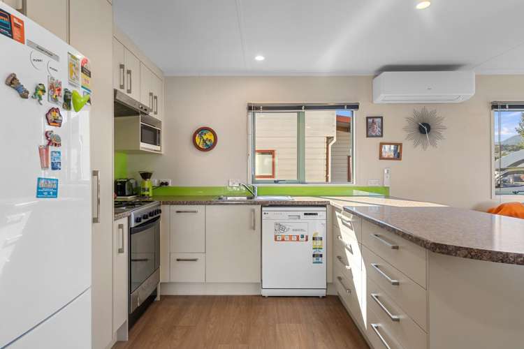 BV11/70 Beach Road Tahunanui_9