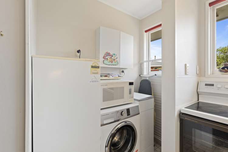 2/4 Gothic Place Ilam_11