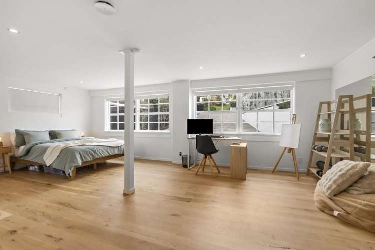 16 Pickwick Parade Mellons Bay_23