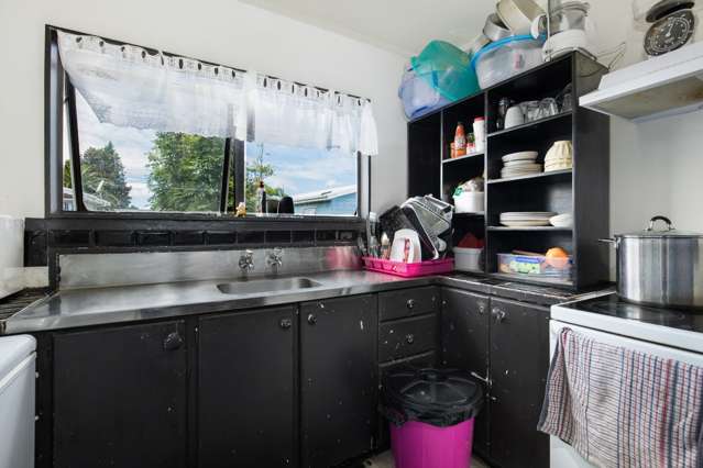 2/2 Hatherley Place Clendon Park_4