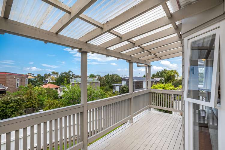 2/160 Onewa Road Northcote_6