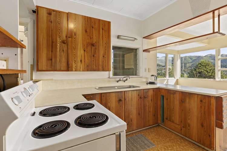 34 Raroa Terrace Tawa_11