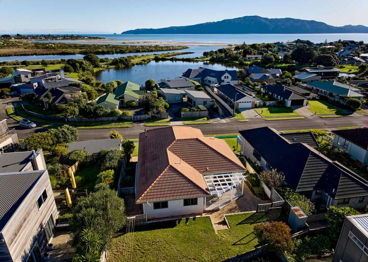 11 Major Durie Place Waikanae Beach_1