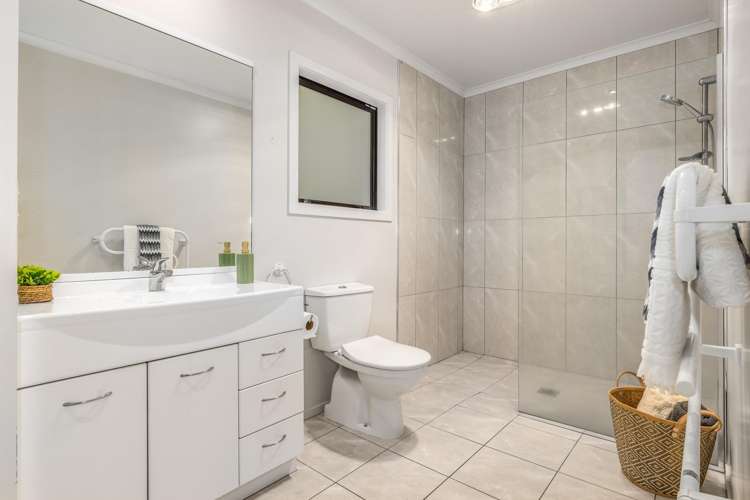 26 Milford Street Aotea_16