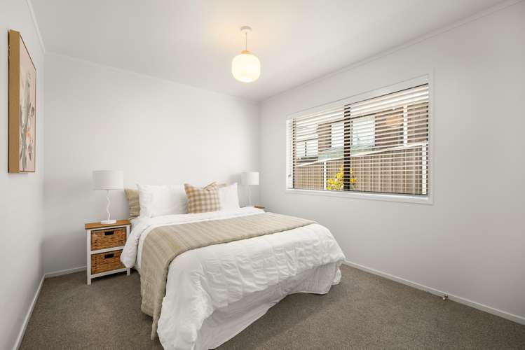 2/159 Norman Lesser Drive Saint Johns_17