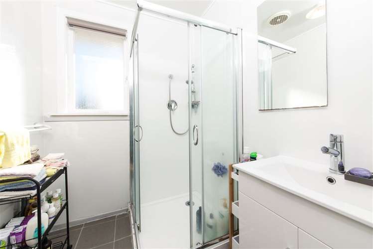 46 Cobham Crescent Kelston_7