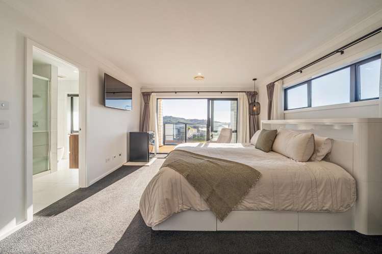 111 Queen Charlotte Drive Aotea_16