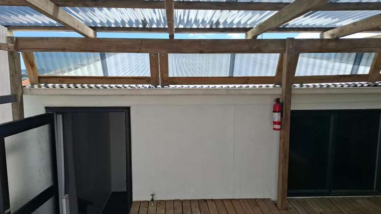 56 Commercial Road Helensville_20