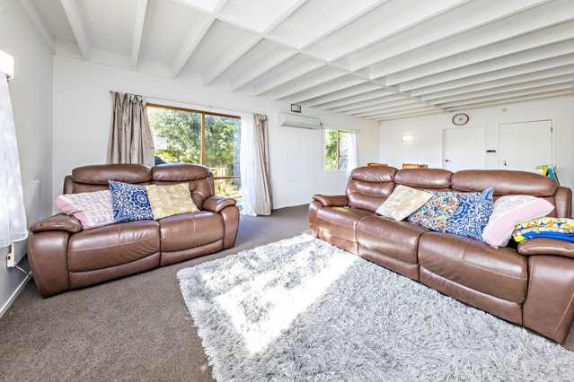 2/8 Sentosa Place Clover Park_1