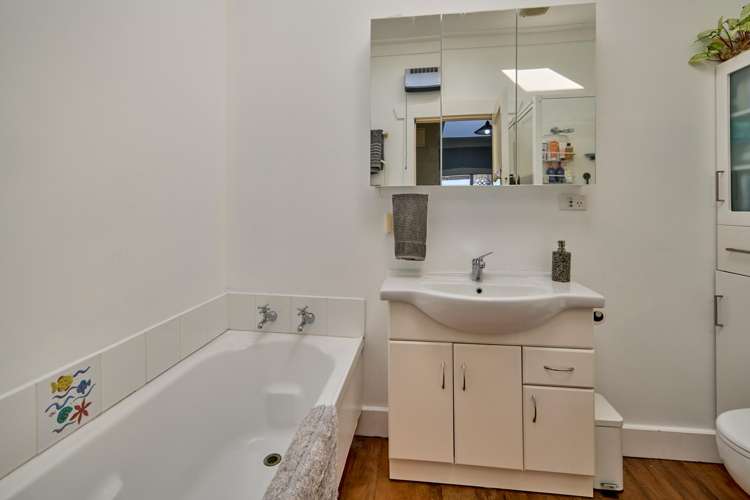 191 Knights Road Hutt Central_12