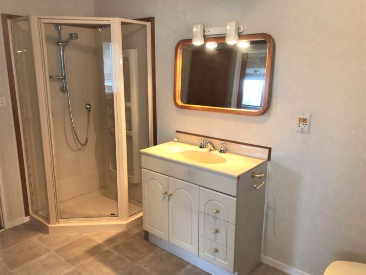 2/15a Armadale Road Remuera_17