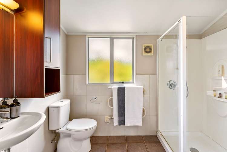 23b Beach Road Otumoetai_14