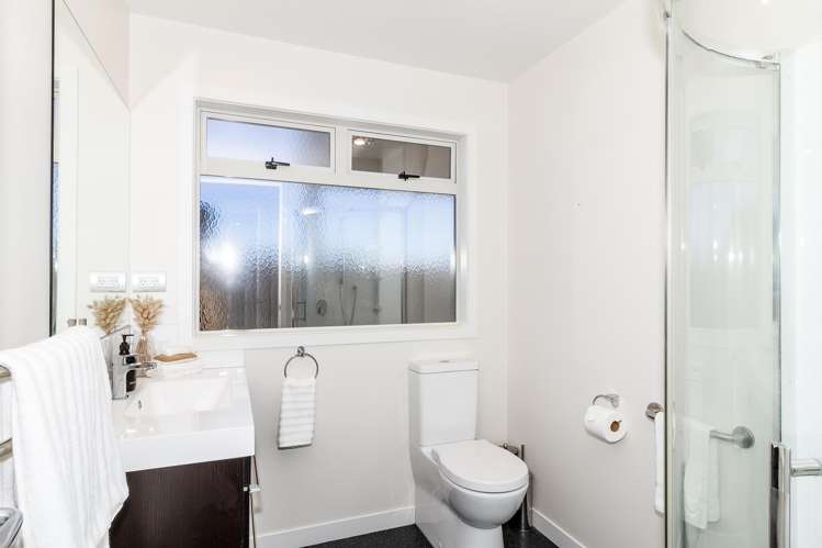 563 Marine Parade Napier South_14