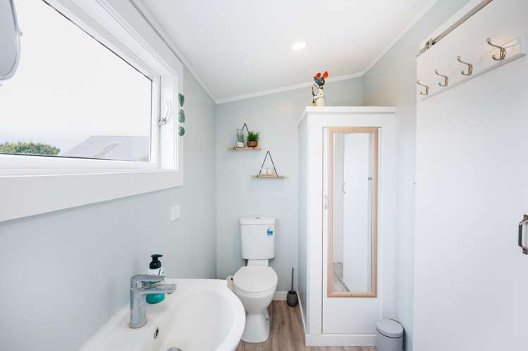 7 Chaffey Street Foxton Beach_18