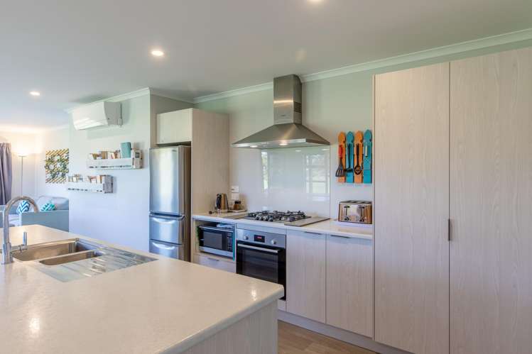 112 Parekaawa Drive_5