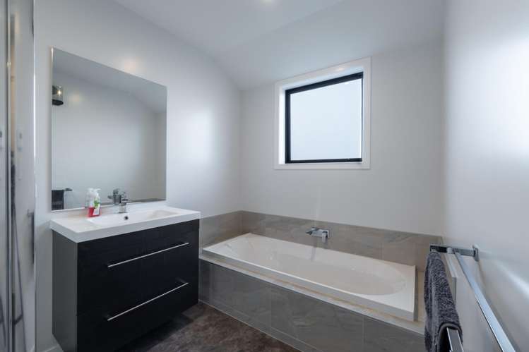 24 Chatham Rise Seaward Bush_14