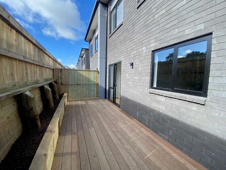 8 Equine Way Brookfield_9