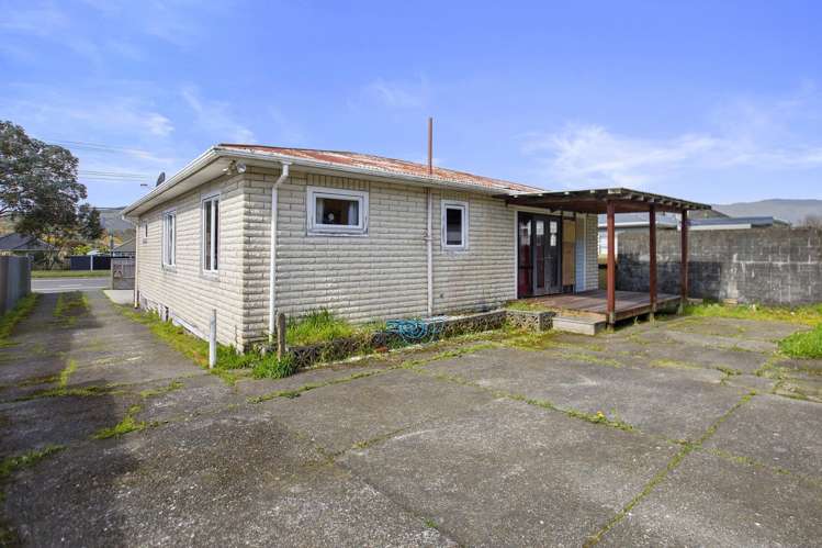 147 Wainuiomata Road Wainuiomata_8